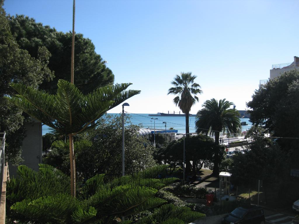 Hotel Acqua Marina Albissola Marina Exterior photo
